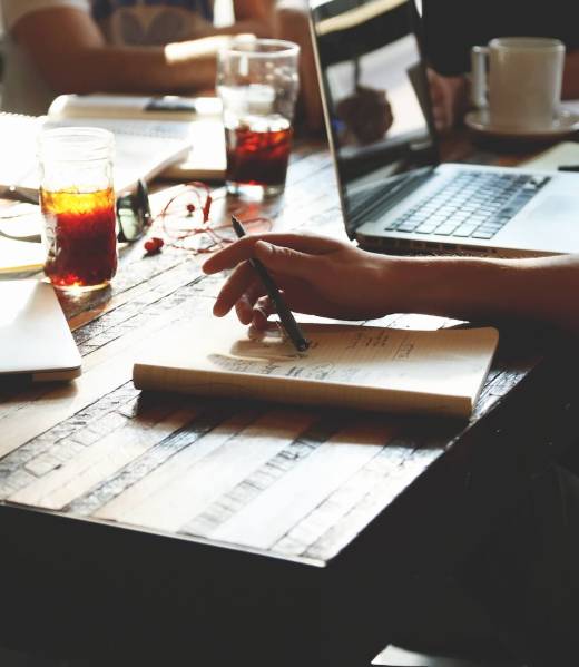laptop-computer-writing-working-table-coffee-764674-pxhere.com-1